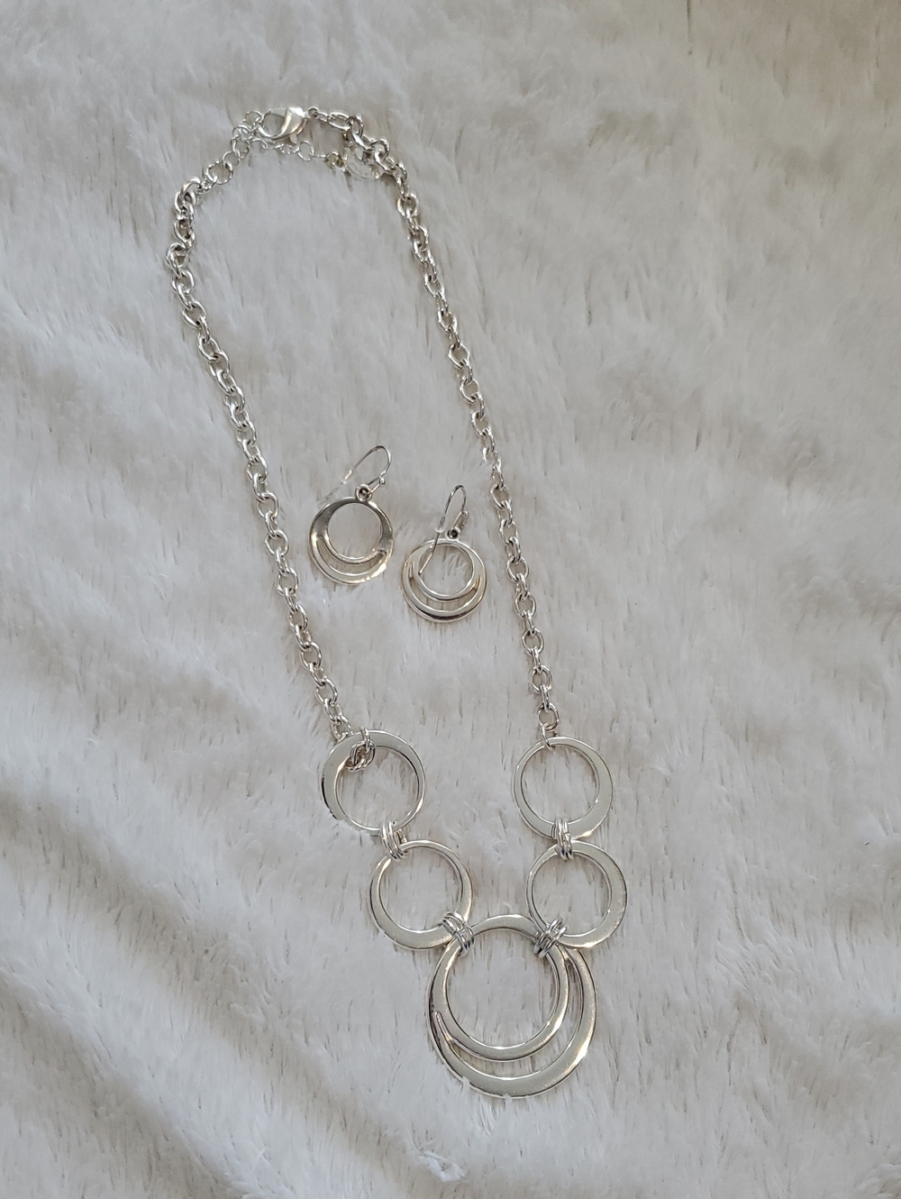 Liz Claiborne Silver Multi-Ring Necklace with Matching Earrings